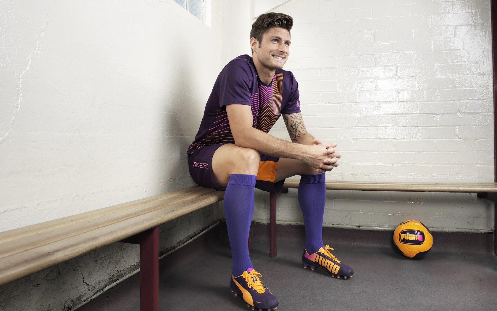 开云体育网站入口-五大联赛年轻中卫是否正在逐渐承担指挥任务，在五大联赛的中国球员