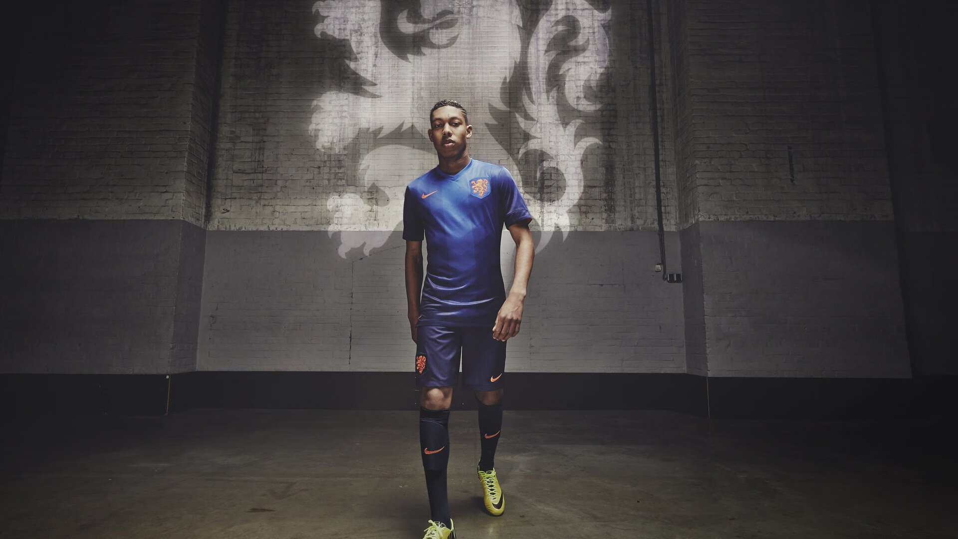 开云体育在线入口-五大联赛是否推广跑动换位节奏应对人盯人防守，五大联赛转会窗